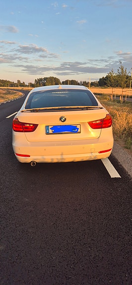 BMW 318d 4 of 7