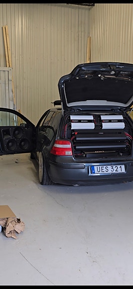 Volkswagen Golf IV 2 of 3