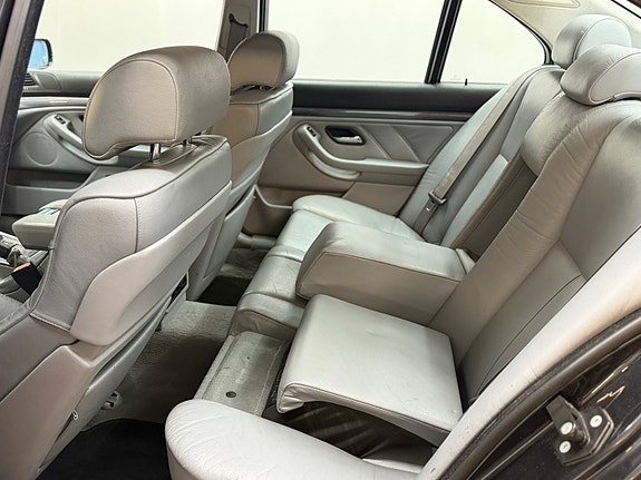 BMW 540i 8 of 10