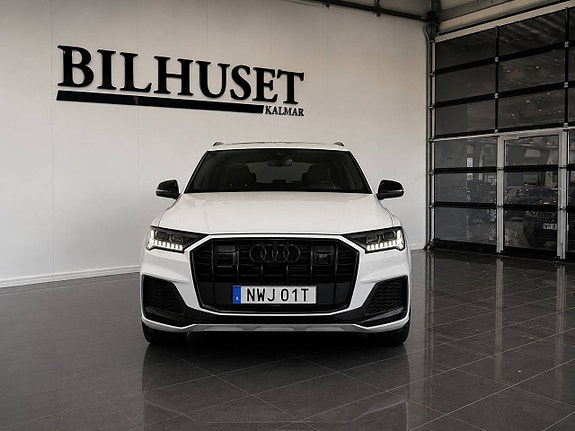 Audi Q7 2 of 8