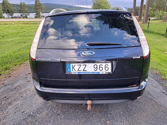 Ford Focus 2 of 19