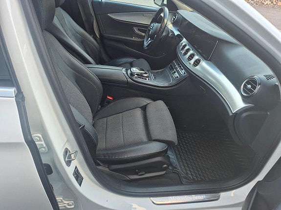 Mercedes-Benz E300 de 10 of 16