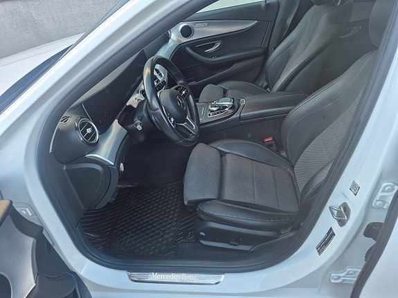 Mercedes-Benz E300 de 9 of 16