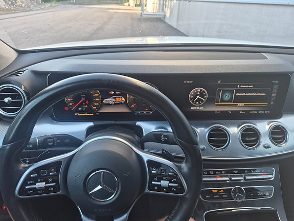 Mercedes-Benz E300 de 16 of 16