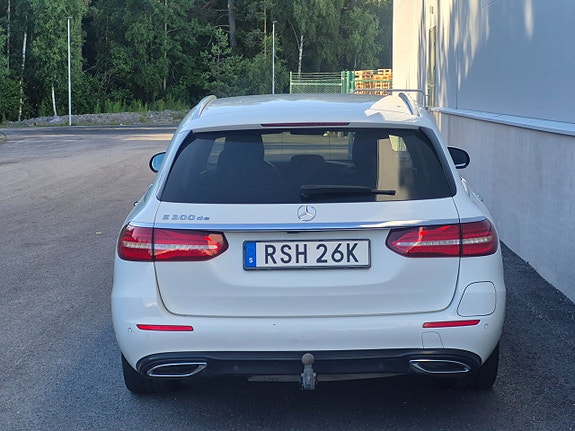 Mercedes-Benz E300 de 7 of 16