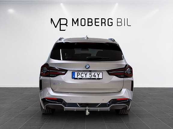 BMW iX3 6 of 21