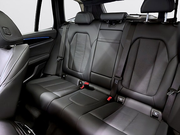 BMW iX3 10 of 21