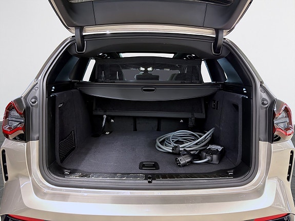 BMW iX3 8 of 21