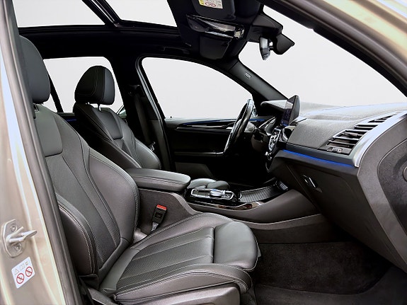 BMW iX3 13 of 21