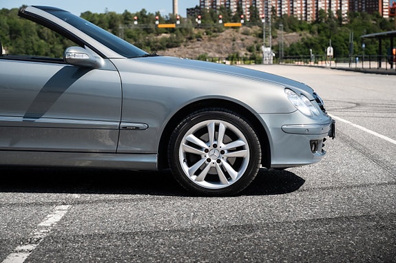 Mercedes-Benz CLK280 18 of 30