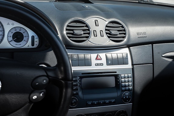 Mercedes-Benz CLK280 25 of 30
