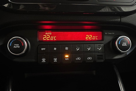 Kia Carens 21 of 27