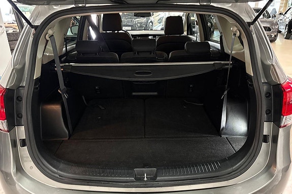 Kia Carens 10 of 27