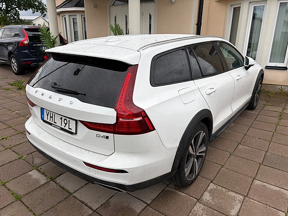 Volvo V60 Cross Country 4 of 6