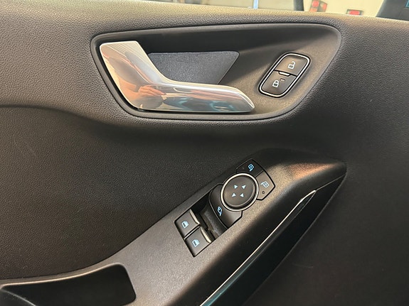 Ford Fiesta 19 of 21