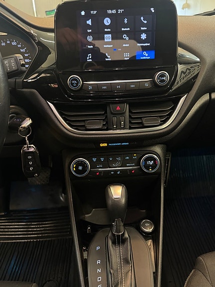 Ford Fiesta 16 of 21