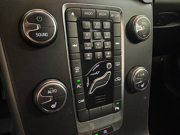 Volvo V40 16 of 24