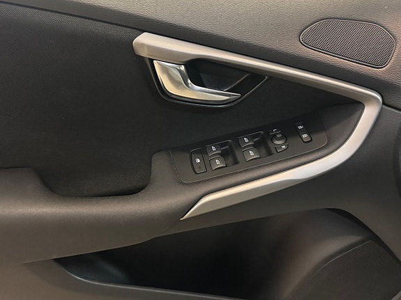 Volvo V40 21 of 24