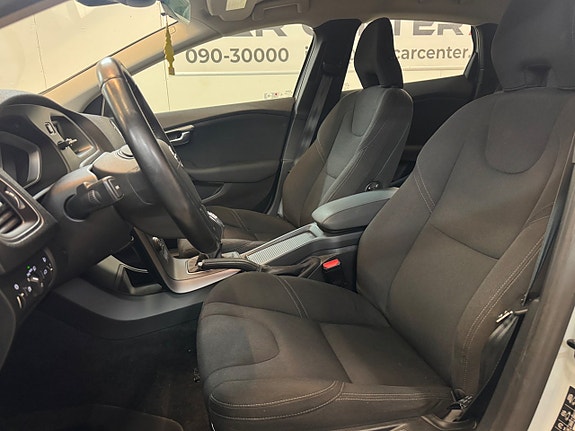 Volvo V40 19 of 24