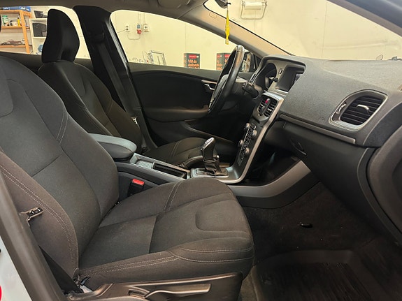 Volvo V40 22 of 24