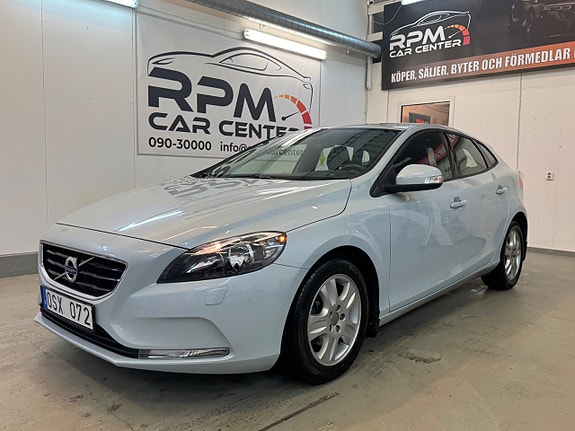 Volvo V40 3 of 24