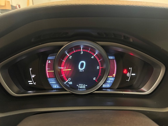 Volvo V40 10 of 24