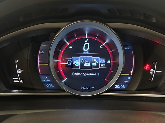 Volvo V40 11 of 24