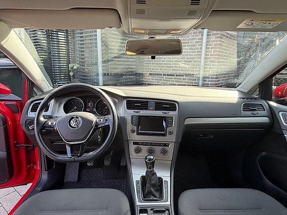 Volkswagen Golf VII 12 of 16