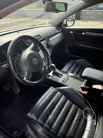Volkswagen Passat 8 of 10