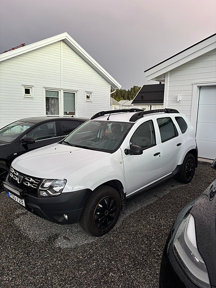 Dacia Duster 2 of 8