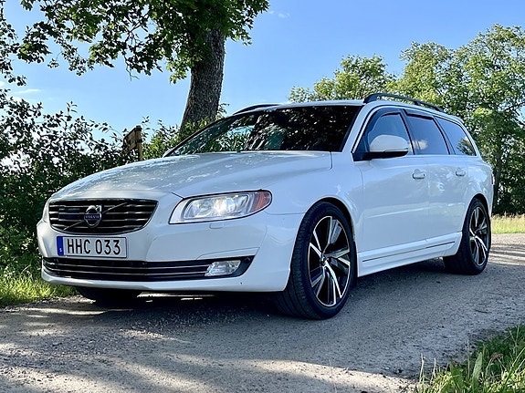 Volvo V70 3 of 16