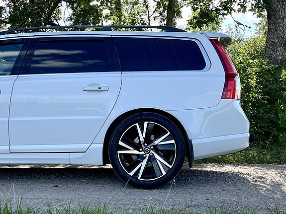 Volvo V70 8 of 16