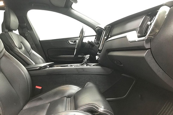 Volvo XC60 15 of 29