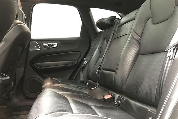 Volvo XC60 14 of 29