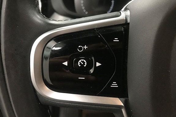 Volvo XC60 23 of 29