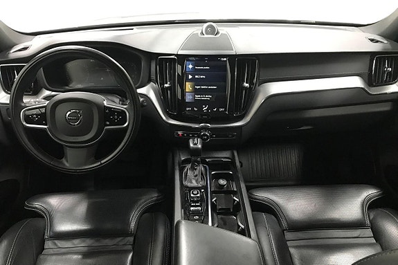 Volvo XC60 12 of 29