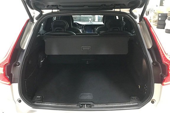 Volvo XC60 10 of 29