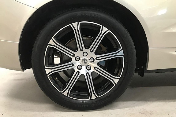 Volvo XC60 11 of 29