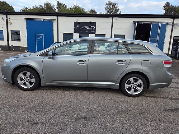 Toyota Avensis 6 of 10