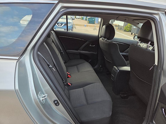 Toyota Avensis 10 of 10