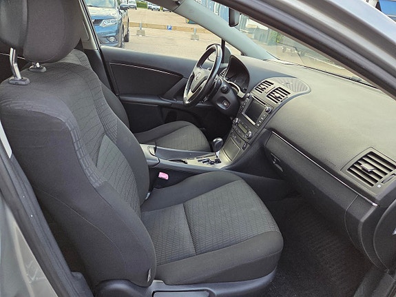 Toyota Avensis 9 of 10
