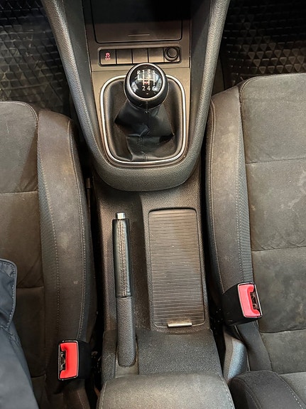 Volkswagen Golf VI 14 of 19