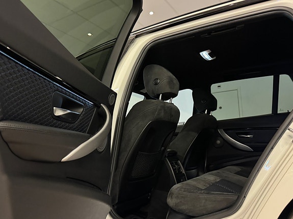 BMW 318d 23 of 30