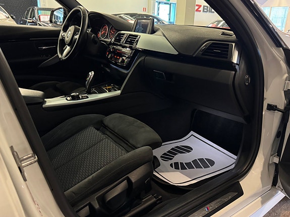 BMW 318d 25 of 30
