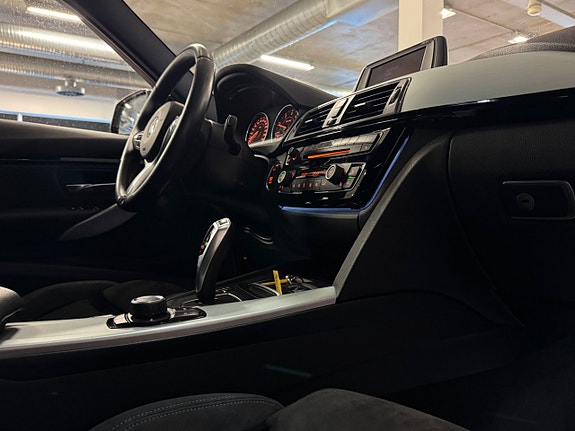 BMW 318d 27 of 30