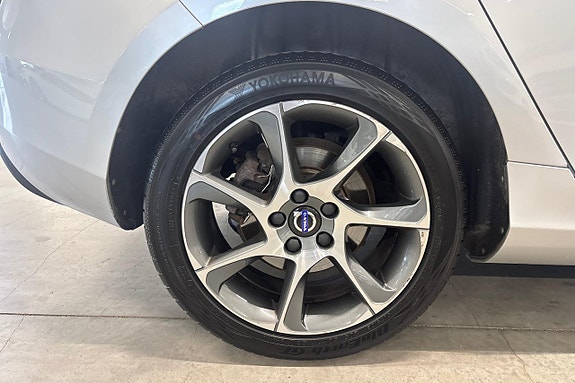 Volvo V40 11 of 25