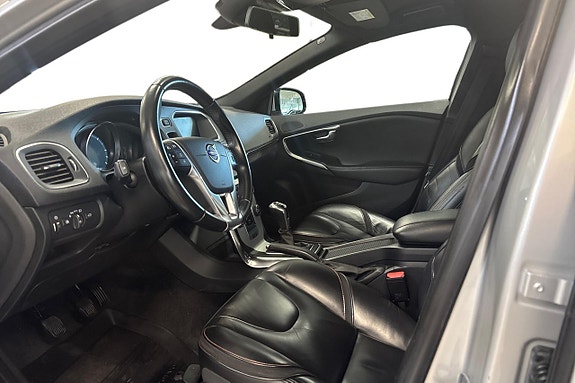 Volvo V40 13 of 25