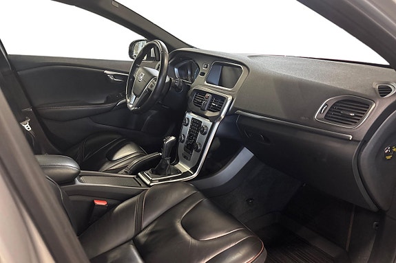 Volvo V40 15 of 25