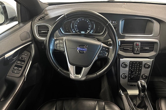 Volvo V40 16 of 25