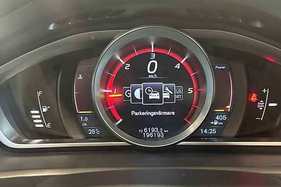 Volvo V40 20 of 25